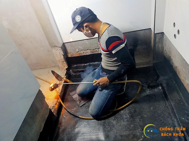 trần nhà bị thấm do nhà vệ sinh hà nội